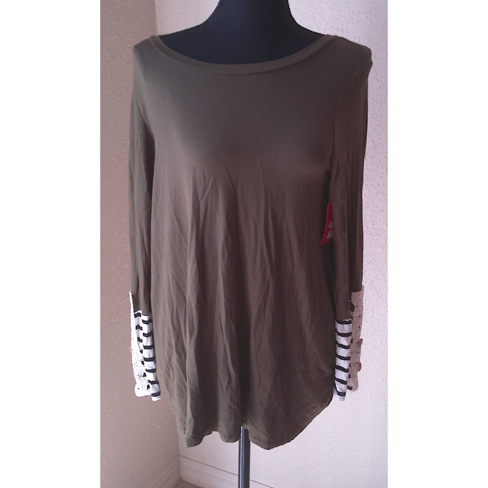 SUN & MOON NWT OLIVE GREEN LONG SLEEVE WOMENS TEE WITH DECORATED CUFFS SIZE SMAL
